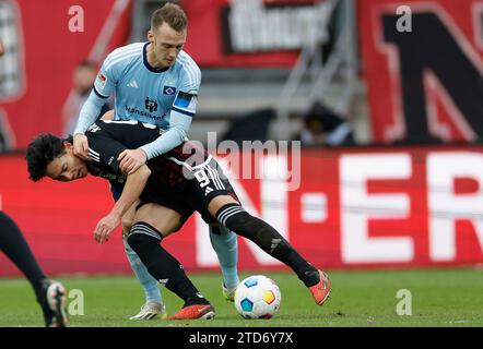 Bild : Sebastian Schonla (Hamburger SV, 4) Et Daichi Hayashi (1.FC ...