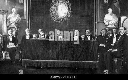 05/18/1918. À l'Académie des Beaux-Arts, à Madrid. Présidence de la session tenue hier pour honorer la mémoire de M. Pedro de Madrazo et M. José amador de los Ríos. Crédit : Album / Archivo ABC / Julio Duque Banque D'Images