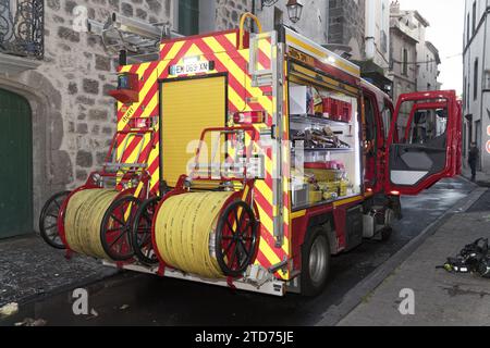 Agde, France. 10 mai 2022. Incendie dans un immeuble ancien dans le centre historique d'Agde en France Banque D'Images