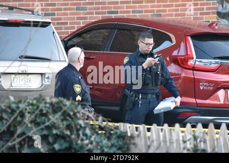 Belleville, New Jersey, États-Unis. 16 décembre 2023. (NOUVEAU) Un homme de 37 ans a été tué et un jeune enfant a été abattu à Belleville, dans le New Jersey. 16 décembre 2023, Belleville, New Jersey, USA : la fusillade a eu lieu samedi après-midi sur Mill Street à Belleville, New Jersey. Le bureau du procureur du comté d'Essex dit que la victime qui est décédée est âgée de 37 ans et est morte de multiples blessures par balle et que l'enfant de 4 ans qui a été abattu est dans un état stable. (Image de crédit : © Kyle Mazza/TheNEWS2 via ZUMA Press Wire) USAGE ÉDITORIAL SEULEMENT! Non destiné à UN USAGE commercial ! Banque D'Images