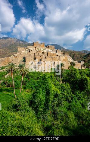 Thee Ain, Al Bahah, Arabie Saoudite - 26 novembre 2023 : vue de Thee Ain, Zee Ain ou Dhee Ain, village patrimonial. Banque D'Images