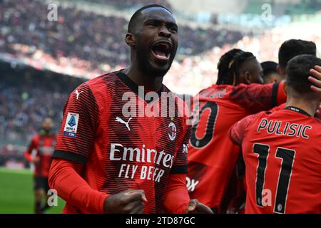 Milan, Italie. 17 décembre 2023. Fikayo Tomori de l'AC Milan lors du match de football italien Serie A entre l'AC Milan et l'AC Monza le 17 décembre 2023 au stade Giuseppe Meazza San Siro Siro à Milan, Italie. Crédit : Tiziano Ballabio/Alamy Live News Banque D'Images