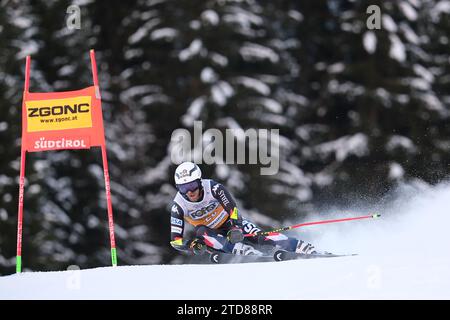 La Villa Val Badia, Italie. 17 décembre 2023. Tommy Ford (USA) participe à la coupe du monde de ski alpin Audi FIS, Menâ&#x80;&#x99;s Giant Slalom sur Gran Risa Slope, Alta Badia le 17 décembre 2023, la Villa, Bozen, Italie. Crédit : Agence photo indépendante Srl/Alamy Live News Banque D'Images