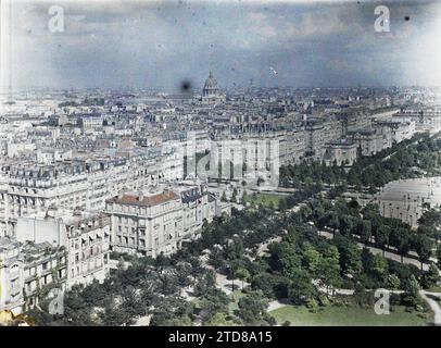 Paris (7e arr.), France Panorama pris de la Tour Eiffel vers les Invalides, HD, Habitat, Architecture, Tour, existe en haute définition, Panorama de l'espace urbain, France, Paris, Panorama, Invalides, tour Eiffel, 01/01/1914 - 31/12/1914, Passet, Stéphane, photographe, autochrome, photo, verre, autochrome, photo, positif, horizontal, taille 9 x 12 cm Banque D'Images