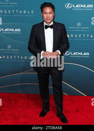 BEVERLY HILLS, LOS ANGELES, CALIFORNIE, États-Unis - DÉCEMBRE 16 : le réalisateur, producteur et scénariste américain Jon M. Chu arrive au 21e gala annuel inoubliable Asian American Awards qui s'est tenu à l'hôtel Beverly Hilton le 16 décembre 2023 à Beverly Hills, Los Angeles, Californie, États-Unis. (Photo de Xavier Collin/image Press Agency) Banque D'Images