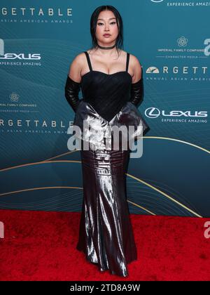 BEVERLY HILLS, LOS ANGELES, CALIFORNIE, États-Unis - DÉCEMBRE 16 : l'actrice et YouTubeuse américaine Lana Condor arrive au 21e gala annuel inoubliable Asian American Awards qui s'est tenu à l'hôtel Beverly Hilton le 16 décembre 2023 à Beverly Hills, Los Angeles, Californie, États-Unis. (Photo de Xavier Collin/image Press Agency) Banque D'Images