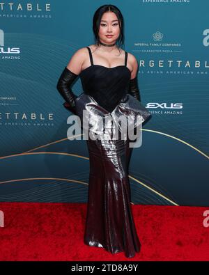 BEVERLY HILLS, LOS ANGELES, CALIFORNIE, États-Unis - DÉCEMBRE 16 : l'actrice et YouTubeuse américaine Lana Condor arrive au 21e gala annuel inoubliable Asian American Awards qui s'est tenu à l'hôtel Beverly Hilton le 16 décembre 2023 à Beverly Hills, Los Angeles, Californie, États-Unis. (Photo de Xavier Collin/image Press Agency) Banque D'Images