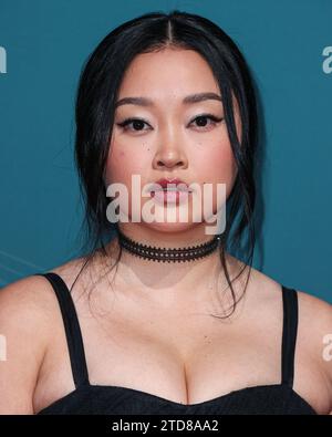 BEVERLY HILLS, LOS ANGELES, CALIFORNIE, États-Unis - DÉCEMBRE 16 : l'actrice et YouTubeuse américaine Lana Condor arrive au 21e gala annuel inoubliable Asian American Awards qui s'est tenu à l'hôtel Beverly Hilton le 16 décembre 2023 à Beverly Hills, Los Angeles, Californie, États-Unis. (Photo de Xavier Collin/image Press Agency) Banque D'Images