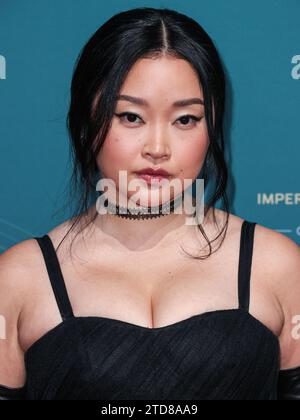 BEVERLY HILLS, LOS ANGELES, CALIFORNIE, États-Unis - DÉCEMBRE 16 : l'actrice et YouTubeuse américaine Lana Condor arrive au 21e gala annuel inoubliable Asian American Awards qui s'est tenu à l'hôtel Beverly Hilton le 16 décembre 2023 à Beverly Hills, Los Angeles, Californie, États-Unis. (Photo de Xavier Collin/image Press Agency) Banque D'Images