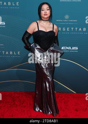 BEVERLY HILLS, LOS ANGELES, CALIFORNIE, États-Unis - DÉCEMBRE 16 : l'actrice et YouTubeuse américaine Lana Condor arrive au 21e gala annuel inoubliable Asian American Awards qui s'est tenu à l'hôtel Beverly Hilton le 16 décembre 2023 à Beverly Hills, Los Angeles, Californie, États-Unis. (Photo de Xavier Collin/image Press Agency) Banque D'Images