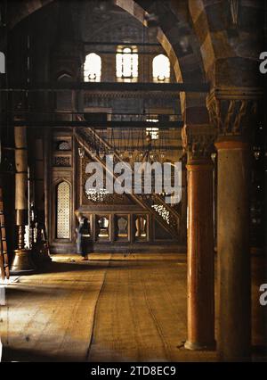 Constantinople (Istanbul actuelle), Turquie vue du minbar (chaire) du sultan Ahmet Camii ('Mosquée Sultan-Ahmet' communément appelée 'Mosquée Bleue'), Habitat, Architecture, religion, HD, vue intérieure, Islam, existe en haute définition, Mosquée, architecture religieuse, Turquie, Constantinople, intérieur de Sainte Sophie, Istanbul, 01/09/1912 - 30/09/1912, Passet, Stéphane, photographe, 1912 - Turquie - Stéphane Passet - (septembre), Autochrome, photo, verre, Autochrome, photo, positif, vertical, taille 9 x 12 cm Banque D'Images