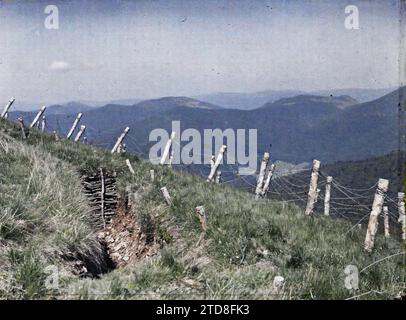 Ballon d'Alsace, Guebwiller, Haut-Rhin, Alsace, France vue sur le Hohneck, le Gresson, le ballon Gebweiler [et installations défensives], première Guerre mondiale, Mont, montagne, frontière, front, tranchées, barbelés, France, ballon d'Alsace, vue du Hohneck, du Gresson, du ballon Gebweiler, Guebwiller, 03/06/1917 - 03/06/1917, Castelnau, Paul, 1917 - Alsace - Paul Castelnau (Section photographique de l'armée) - (juin), Autochrome, photo, verre, Autochrome, photo, positif, horizontal, taille 9 x 12 cm Banque D'Images