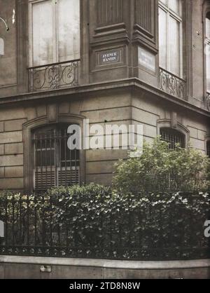 Paris (8e arr.), France panneau rue 'avenue d'Antin', logement, Architecture, rue, quartier, panneau de rue, grille, France, Paris, plaque Avenue d'Antin, arrondissement VIII, 15/07/1918 - 15/07/1918, Léon, Auguste, photographe, autochrome, photo, verre, autochrome, photo, positif, vertical, taille 9 x 12 cm Banque D'Images