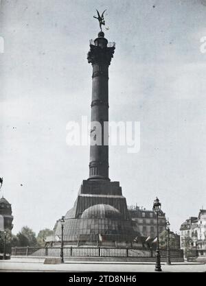 Paris (4e-11e-12e arr.), France juillet colonne protégée contre les bombardements, place de la Bastille, logement, Architecture, première Guerre mondiale, Architecture civile publique, colonne, bombardement, place, protection anti-bombardement, patriotisme, drapeau, France, Paris, juillet colonne place de la Bastille, Paris, 15/07/1918 - 15/07/1918, Léon, Auguste, photographe, Autochrome, photo, verre, Autochrome, photo, positif, vertical, taille 9 x 12 cm Banque D'Images