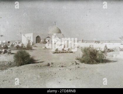 Jeddah, tombe d'Arabie Eve, Habitat, Architecture, religion, tombe, cimetière, stèle, Architecture funéraire, Islam, architecture religieuse, Arabie, Jeddah, tombe d'Ève, Djeddah, 13/04/1918 - 13/04/1918, Castelnau, Paul, 1918 - Moyen-Orient, Egypte, Palestine, Chypre - Paul Castelnau (Section photographique de l'armée) - (9 janvier-6 octobre), Autochrome, photo, verre, Autochrome, photo, positif, horizontal, taille 9 x 12 cm Banque D'Images