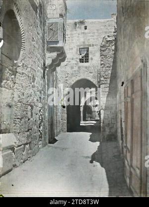 Jérusalem, Israël, Palestine rue el Wad, logement, Architecture, passage couvert, rue, quartier, Arc, arcade/arceau, Palestine, Jérusalem, Israël, rue El Wâd, Jérusalem, 23/07/1918 - 23/07/1918, Castelnau, Paul, 1918 - Moyen-Orient, Egypte, Palestine, Chypre - Paul Castelnau (Section photographique de l'armée) - (9 janvier-6 octobre), Autochrome, photo, verre, Autochrome, photo, positif, vertical, taille 9 x 12 cm Banque D'Images