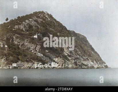 Le monastère d'Esphigmenou, Grèce, religion, Habitat, Architecture, mer, océan, Mont, montagne, Christianisme, monastère, habitation, architecture religieuse, Turquie, Esphigménou, le Cap d' Esphigménou, Mont Athos, 01/09/1918 - 30/09/1918, Cuville, Fernand, 1918 - Grèce - Fernand Cuville - (septembre), Autochrome, photo, verre, Autochrome, photo, positive Banque D'Images