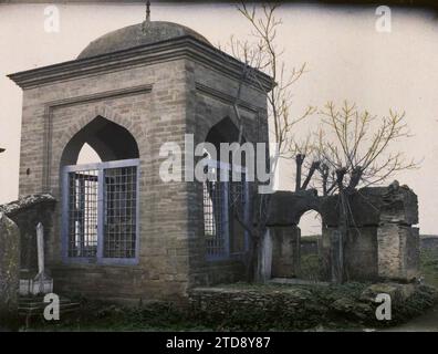 Thessalonique, Grèce, Habitat, Architecture, religion, tombe, cimetière, architecture funéraire, Islam, architecture religieuse, Grèce, Salonique, Tombeau à l'entrée du cimetière turc, Thessalonique, Turquie [en liaison avec], 01/01/1918 - 31/12/1918, Busy, Léon, 1918 - Grèce, Turquie et Bulgarie - Léon Busy photographe, Autochrome, photo, Glass, Autochrome, photo, positive Banque D'Images