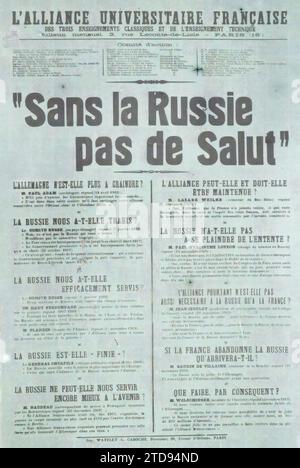 Paris, France affiche de l'Alliance universitaire française 'sans Russie, pas de Salut', Inscription, information, vie politique, affiche, propagande, socialisme, communisme, France, Paris, Affiches : l'Alliance universitaire française 'sans Russie, pas de salut', Paris, 05/02/1920 - 05/02/1920, Léon, Auguste, photographe, Autochrome, photo, verre, autochrome, photo, positif, vertical, taille 9 x 12 cm Banque D'Images