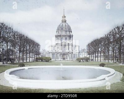 Paris (7e arr.), France les Invalides, religion, Habitat, Architecture, société, Église, Musée, Christianisme, Water Feature, architecture civile publique, Fontaine, coupole, dôme, architecture religieuse, armée, France, Paris, les Invalides, 06/03/1920 - 06/03/1920, Léon, Auguste, photographe, Autochrome, photo, verre, Autochrome, photo, positif, horizontal, taille 9 x 12 cm Banque D'Images