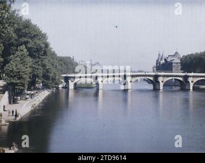 Paris (1e-4e arr.), France le Pont-neuf, Habitat, Architecture, Île, rivière, Génie civil, Architecture civile publique, Quai, bains/hammam, pont, France, Paris, le Pont neuf, Paris, 09/06/1920 - 09/06/1920, Léon, Auguste, photographe, Autochrome, photo, verre, Autochrome, photo, positif, horizontal, taille 9 x 12 cm Banque D'Images