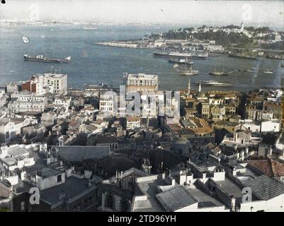 Constantinople (Istanbul actuelle), Turquie le bas de la Corne d'Or et l'entrée du Bosphore, du haut de la Tour de Galata (rive gauche, nord), nature, Environnement, Habitat, architecture, Rivière, bateau, hydrographie, Panorama de la zone urbaine, Turquie, Constantinople, vues prises du haut de la Tour Galata, Istanbul, 01/06/1913 - 30/06/1913, Léon, Auguste, photographe, 1913 - Balkans - Léon Busy et Auguste Léon - (23 avril - 9 juin), Autochrome, photo, verre, Autochrome, photo, positif, horizontal, taille 9 x 12 cm Banque D'Images