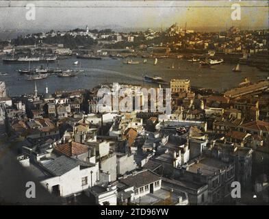 Constantinople (Istanbul actuelle), Turquie la Corne d'Or, le pont de Galata, du haut de la Tour de Galata (rive gauche, nord), Habitat, Architecture, nature, environnement, Rivière, Génie civil, bateau, hydrographie, panorama de la zone urbaine, Pont, Turquie, Constantinople, vues prises du haut de la Tour Galata, Istanbul, 01/06/1913 - 30/06/1913, Léon, Auguste, photographe, 1913 - Balkans - Léon Busy et Auguste Léon - (23 avril - 9 juin), Autochrome, photo, verre, Autochrome, photo, positif, horizontal, taille 9 x 12 cm Banque D'Images