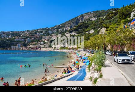 Villefranche-sur-Mer, France. 4 août 2019. Plage animée à Villefranche-sur-Mer. Crédit : Vuk Valcic/Alamy Banque D'Images