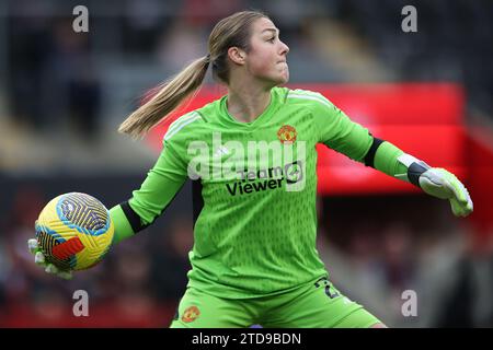 LEIGH, ANGLETERRE - 17 DÉCEMBRE : Mary Earps de Manchester united lors du match de Super League féminin Barclays entre Manchester United et Liverpool FC au Leigh Sports Village le 17 décembre 2023 à Leigh, Angleterre. (Photo de Ryan Jenkinson/MB Media/) Banque D'Images