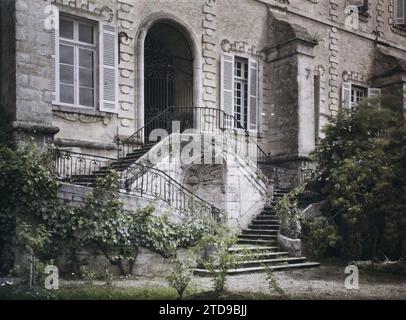 La Réole, France, Art, Habitat, Architecture, escalier, monastère, ferronnerie, Renaissance, architecture religieuse, France, la Réole, la Réole, 01/06/1920 - 30/06/1920, Cuville, Fernand, 1920-1921 - Charente, Gironde, Basse-Pyrénées, Hautes Pyrénées - Fernand Cuville, Autochrome, photo, verre, Autochrome, photo, positive Banque D'Images