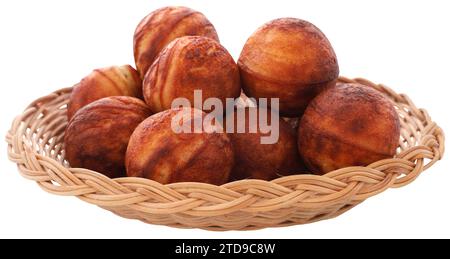 Boules de crêpes Dansih populaires ou aebleskiver dans un panier Banque D'Images