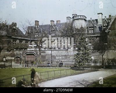 Paris (Ve arr.), France Musée de Cluny, logement, Architecture, Art, Musée, tour, logement, Architecture fortifiée, Manoir, Moyen âge, parc, jardin, France, Paris, Cluny Museum ensemble, arrondissement V, 26/03/1923 - 26/03/1923, Léon, Auguste, photographe, autochrome, photo, verre, autochrome, photo, positif, horizontal, taille 9 x 12 cm Banque D'Images