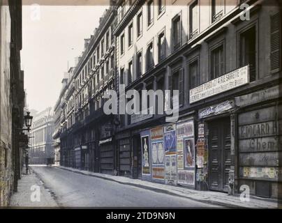 Paris (9e arr.), France exproprié des maisons de la rue Laffitte, pour la construction du boulevard Haussmann, logement, Architecture, enregistrement, informations, signe, travaux, enregistrement commercial, logement, affiche, délabrement, conditions insalubres, France, Paris, rue Laffitte, maisons expropriées pour le quartier Boulevard Haussmann, arrondissement IX, 02/04/1923 - 02/04/1923, Léon, Auguste, photographe, Autochrome, photo, verre, Autochrome, photo, positif, horizontal, taille 9 x 12 cm Banque D'Images