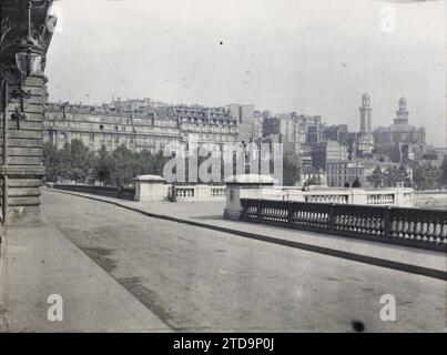 Paris (16e arrondissement), France vue prise du pont de Passy, aujourd'hui pont de Bir-Hakeim, vers le Trocadéro, logement, Architecture, Art, lampadaire, lampadaire, Génie civil, Architecture civile publique, exposition, viaduc, exposition universelle, Balustrade, Pont, France, Paris, vue prise du Pont de Passy vers le Trocadéro, Trocadéro, 02/08/1923 - 02/08/1923, Léon, Auguste, photographe, Autochrome, photo, verre, Autochrome, photo, positif, horizontal, taille 9 x 12 cm Banque D'Images