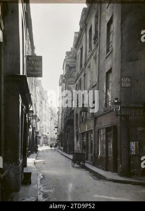 Paris (VE arr.), France rue de Bièvre, logement, Architecture, activité économique, enseigne, chariot, rue, quartier, café, bar, restaurant, Hôtel, France, Paris, rue de Bièvre, arrondissement V, 16/08/1923 - 16/08/1923, Léon, Auguste, photographe, autochrome, photo, verre, autochrome, photo, positif, vertical, taille 9 x 12 cm Banque D'Images