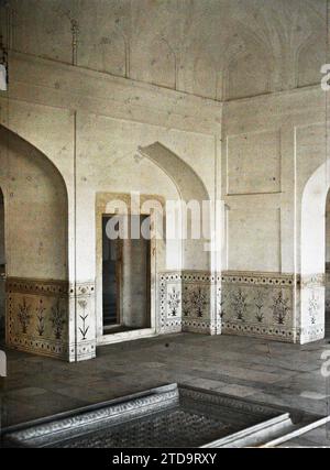 Delhi, Inde salle de bain des femmes du harem dans le fort Rouge (Lal Qila), Habitat, Architecture, Art, vue intérieure, Harem, Arts décoratifs, Empereur, Forteresse, bains/hammam, palais, Château, Inde, Delhi, salle de bain de la favorite, au Palais, Delhi, 07/01/1914 - 07/01/1914, Passet, Stéphane, photographe, 1913-1914 - Inde, Pakistan - Stéphane Passet - (16 décembre-29 janvier), Autochrome, photo, verre, Autochrome, photo, verticale, taille 9 x 12 cm Banque D'Images