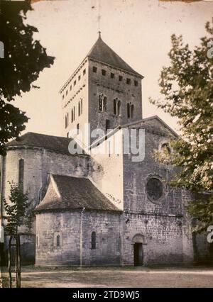 Sauveterre-de-Béarn, France, religion, Art, Habitat, architecture, Église, christianisme, clocher, Moyen âge, architecture religieuse, France, Sauveterre de Béarn, l'église, Sauveterre-de-Béarn, 05/10/1924 - 05/10/1924, Léon, Auguste, photographe, 1924 - Aquitaine - Auguste Léon, Autochrome, photo, verre, Autochrome, photo, positive Banque D'Images