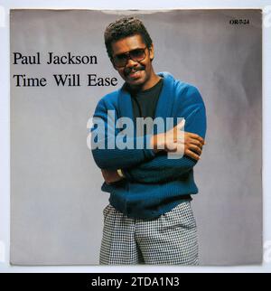 Couverture photo de la version single Seven Inch de Time Will Ease de Paul Jackson, qui a été publié en 1987 Banque D'Images