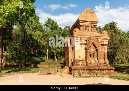 My son est un groupe de temples hindous Shaiva abandonnés et partiellement ruinés dans le centre du Vietnam, construits entre le 4e et le 14e siècle par le Banque D'Images