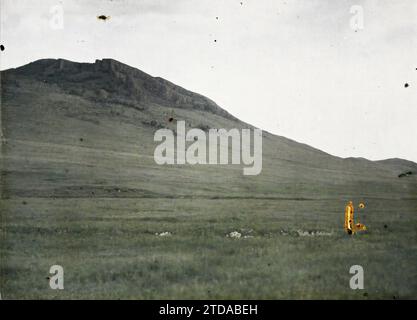 Entre Kiakhta et Ourga, Transbaïkalie, Mongolie vue de la steppe, nature, Environnement, Paysage, Mont, montagne, Transbaïkalie, 01/07/1913 - 31/07/1913, Passet, Stéphane, photographe, 1913 - Mongoly, Mongolie - Stéphane Passet - (6-25 juillet), Autochrome, photo, verre, Autochrome, photo, positif, horizontal, taille 9 x 12 cm Banque D'Images