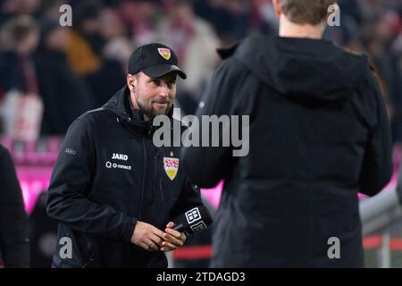 Munich, Allemagne. 17 décembre 2023. Sebastian Hoeness, entraîneur (VfB Stuttgart, entraîneur) FC Bayern Muenchen vs VfB Stuttgart, Fussball, Herren, 1. Bundesliga, 15. Spieltag, saison 23/24, GER, 17.12.2023, LES RÈGLEMENTS DFL/DFB INTERDISENT TOUTE UTILISATION DE PHOTOGRAPHIES COMME SÉQUENCES D'IMAGES ET/OU QUASI-VIDÉO, Foto : Eibner-Pressefoto/Wolfgang Frank crédit : dpa/Alamy Live News Banque D'Images