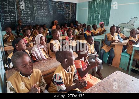 Des écoliers sénégalais dans une école de Dakar, Sénégal Banque D'Images