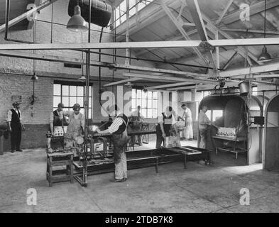 Fabrication de moteurs d'avion Hispano-Suiza ; Wright-Martin Aircraft Corp., Nouveau-Brunswick, N.J 1917 Banque D'Images