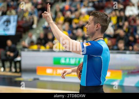 Ludwigsburg, Deutschland. 17 décembre 2023. Christian Theis, GER, MHP Riesen Ludwigsburg vs Syntainics MBC, Basketball, Bundesliga, easycredit BBL, 11. Spieltag, Spielzeit 2023/2024, 17.12.2023, photo : Eibner-Pressefoto/Sascha Walther crédit : dpa/Alamy Live News Banque D'Images