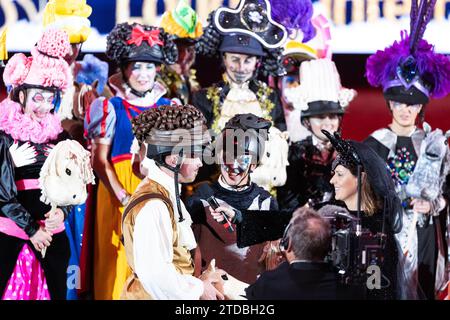 Londres, Royaume-Uni. 17 décembre 2023. Remise du prix du Fancy Dress Relay au London International Horse Show le 17 décembre 2023, London Excel Centre, Royaume-Uni (photo de Maxime David - MXIMD Pictures) crédit : MXIMD Pictures/Alamy Live News Banque D'Images