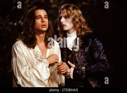 Interview avec The Vampire : The Vampire Chronicles (1994) réalisé par Neil Jordan et mettant en vedette Brad Pitt et Tom Cruise. Adaptation du roman gothique d'Anne Rice sur un vampire racontant son histoire épique à un journaliste. Publicité encore ***USAGE ÉDITORIAL SEULEMENT***. Crédit : BFA / Warner Bros Banque D'Images