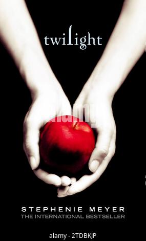 Twilight de Stephenie Meyer publié par Little, Brown and Company, New York en 2005, photographie de couverture. Banque D'Images