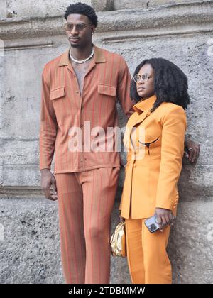 Basketteur Jaren Jackson tenue de style de rue sur la place Piazza della scala avant le défilé Zegna Banque D'Images