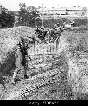 07/31/1917. Préparatifs militaires aux États-Unis - formation des futurs officiers de l'armée nord-américaine au camp de fort Myer. Crédit : Album / Archivo ABC / Louis Hugelmann Banque D'Images