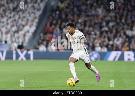 MADRID, ESPAGNE - DÉCEMBRE 17 : Rodrygo quitte le Real Madrid lors du match de la liga 2023/24 entre le Real Madrid et Villarreal au stade Santiago Bernabeu. Crédit : Guille Martinez/AFLO/Alamy Live News Banque D'Images